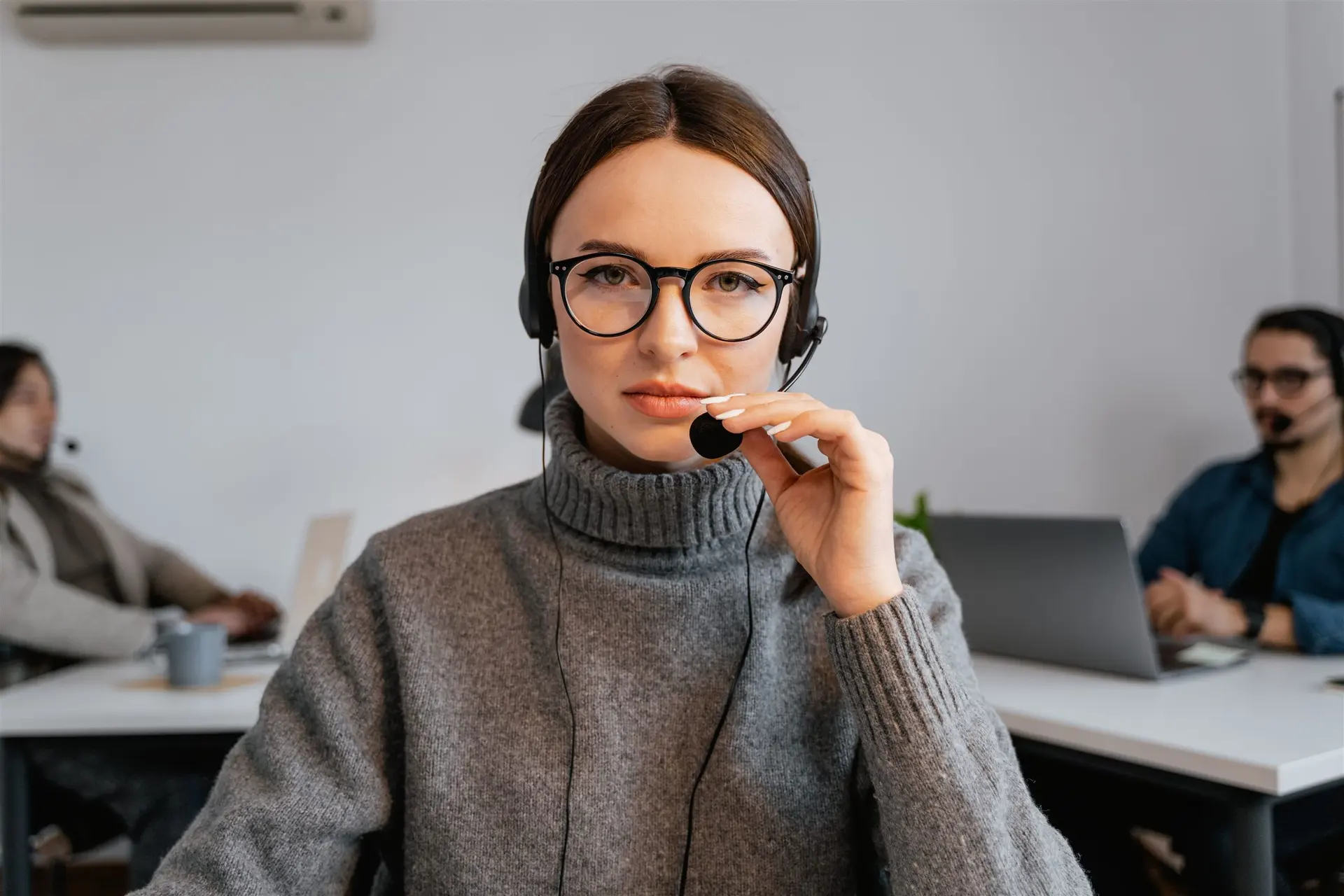 Executive support professional coordinating communication and business priorities from a focused remote workspace.